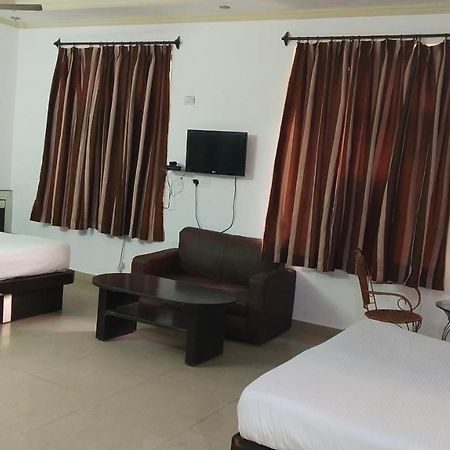 Fabhotel Prashant Palace Mysore Esterno foto